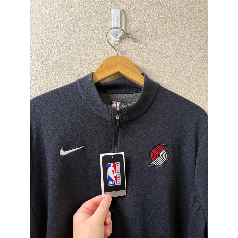 Women's NEW Nike Portland Trail Blazers Quarter Zip Pullover Size XL - Picture 2 of 6